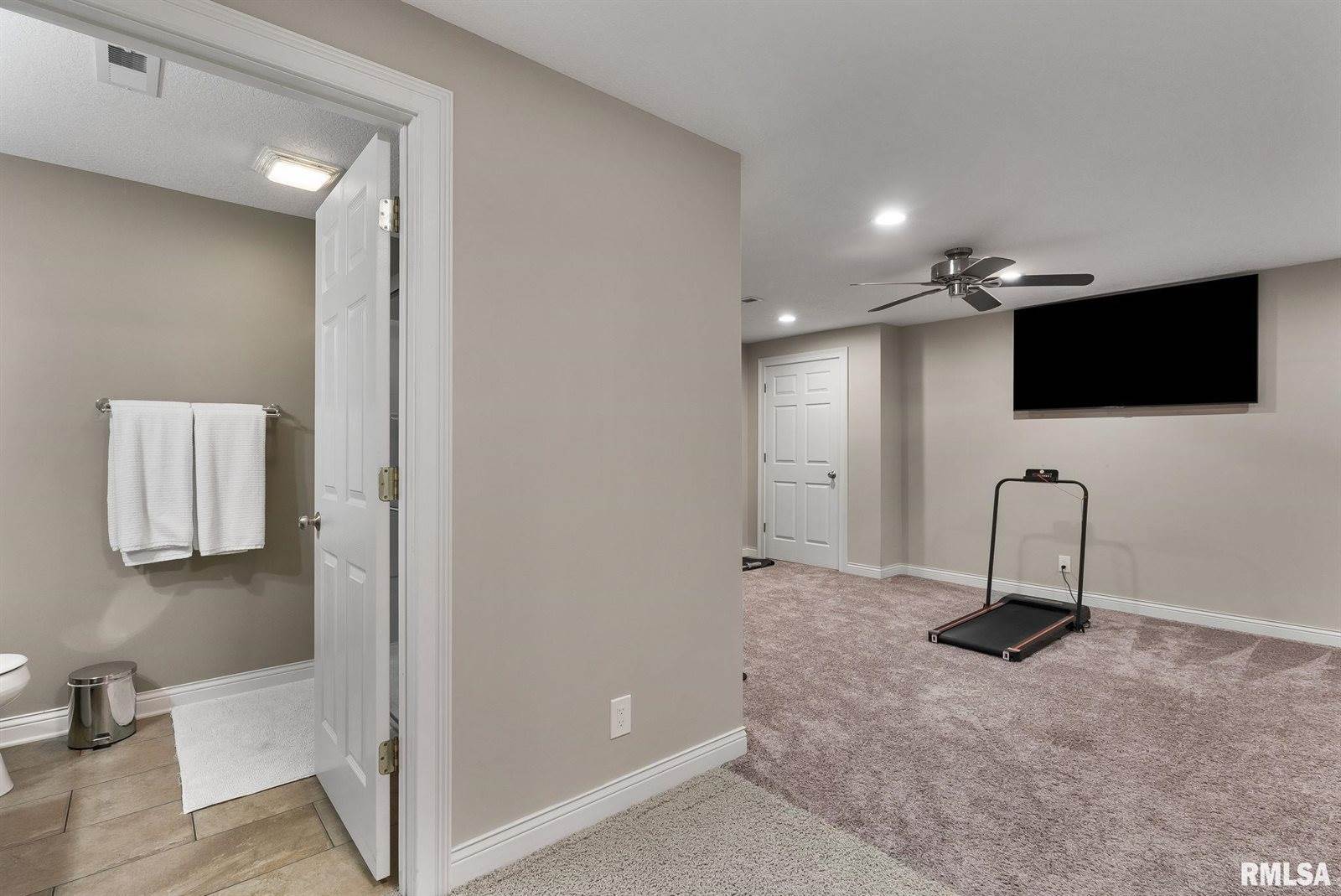 19036 251ST Avenue, Bettendorf, IA 52722