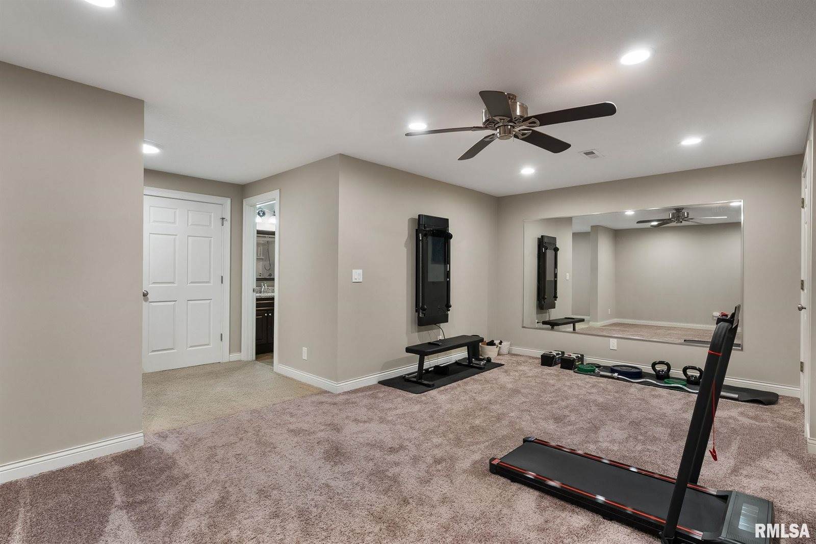 19036 251ST Avenue, Bettendorf, IA 52722