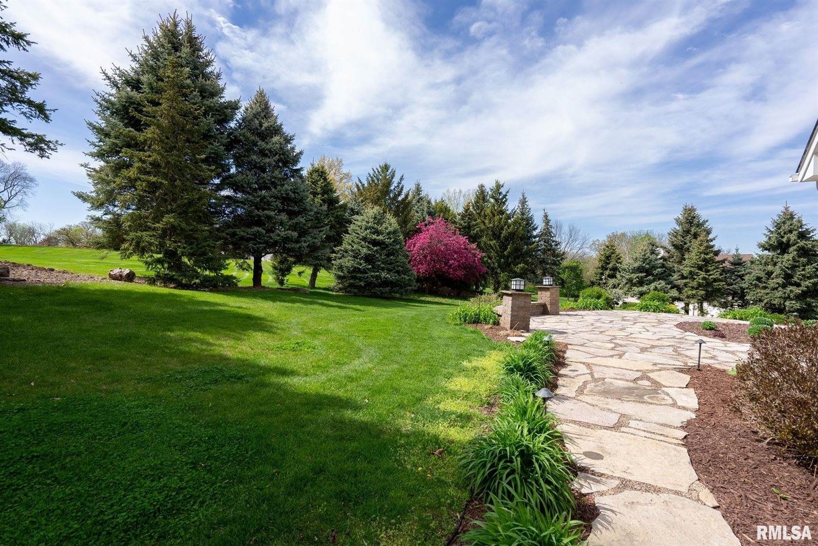 19036 251ST Avenue, Bettendorf, IA 52722