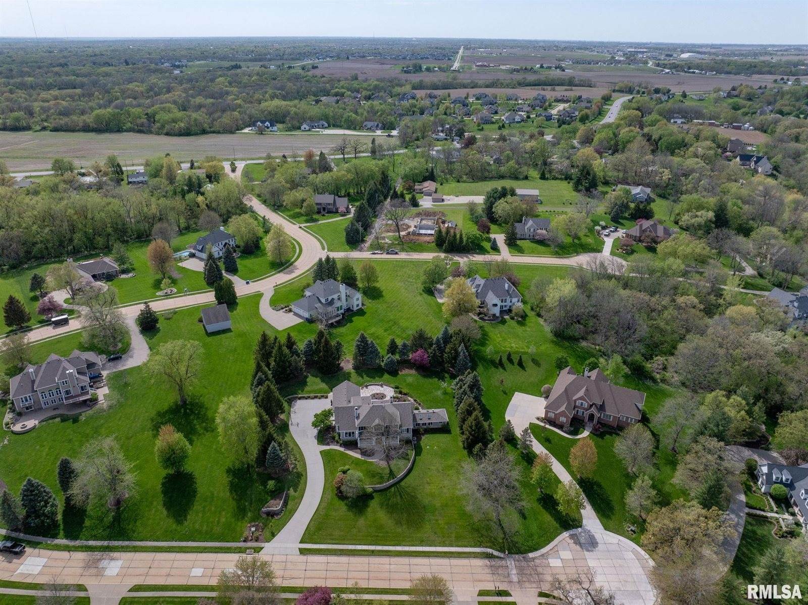 19036 251ST Avenue, Bettendorf, IA 52722