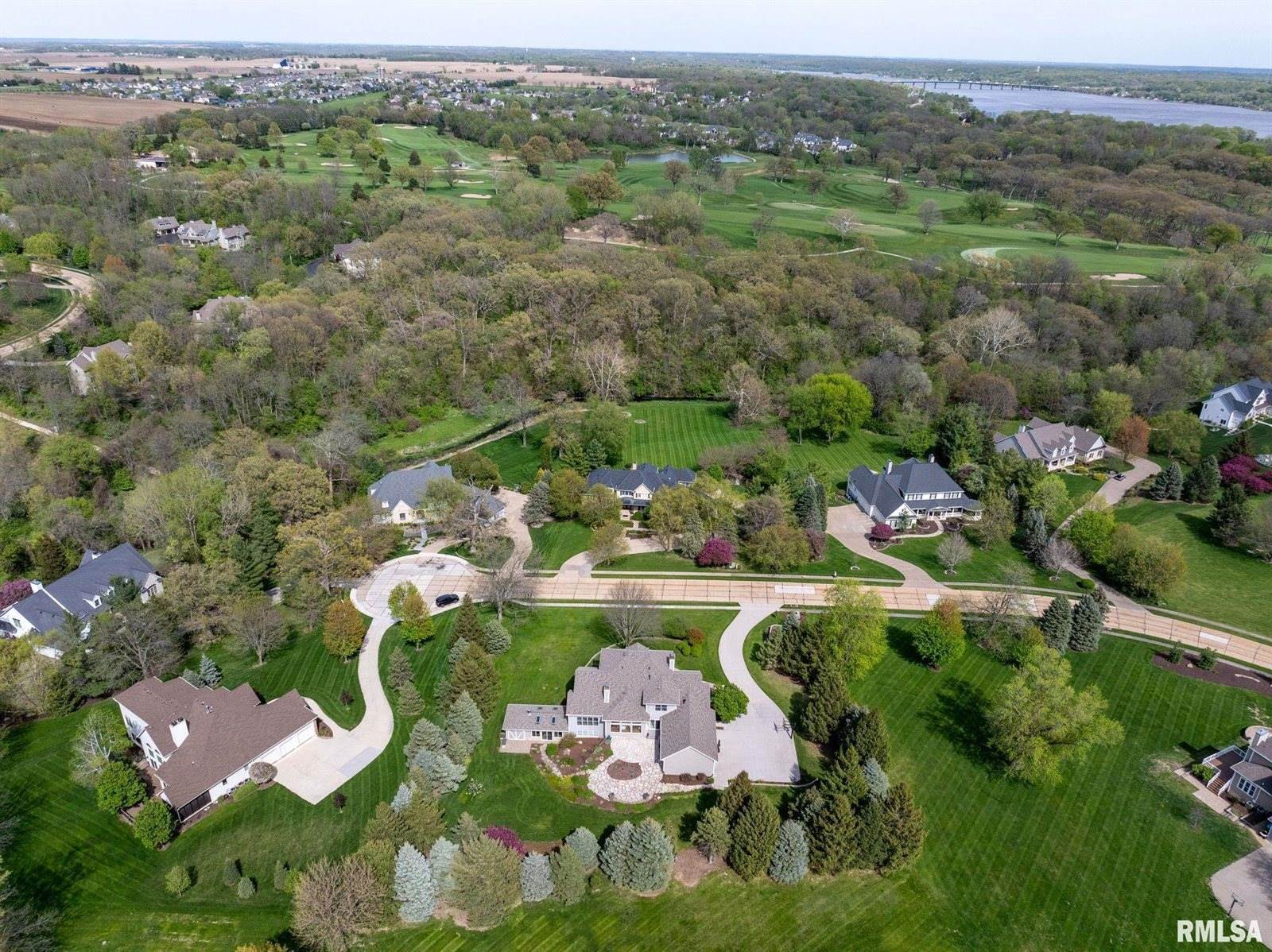 19036 251ST Avenue, Bettendorf, IA 52722