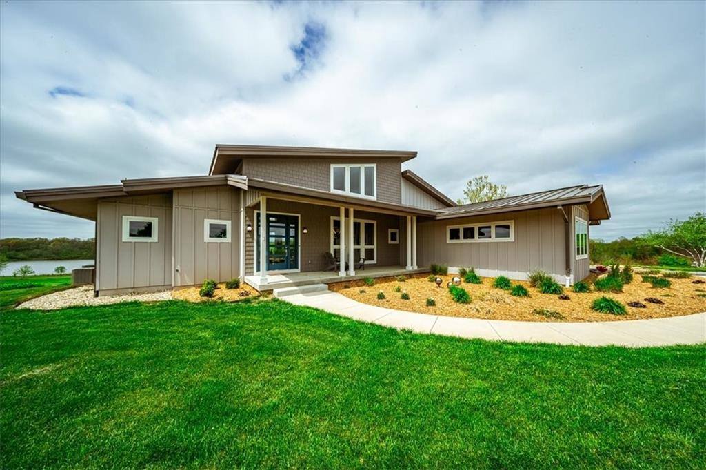 15267 161st Street, Bonner Springs, KS 66012