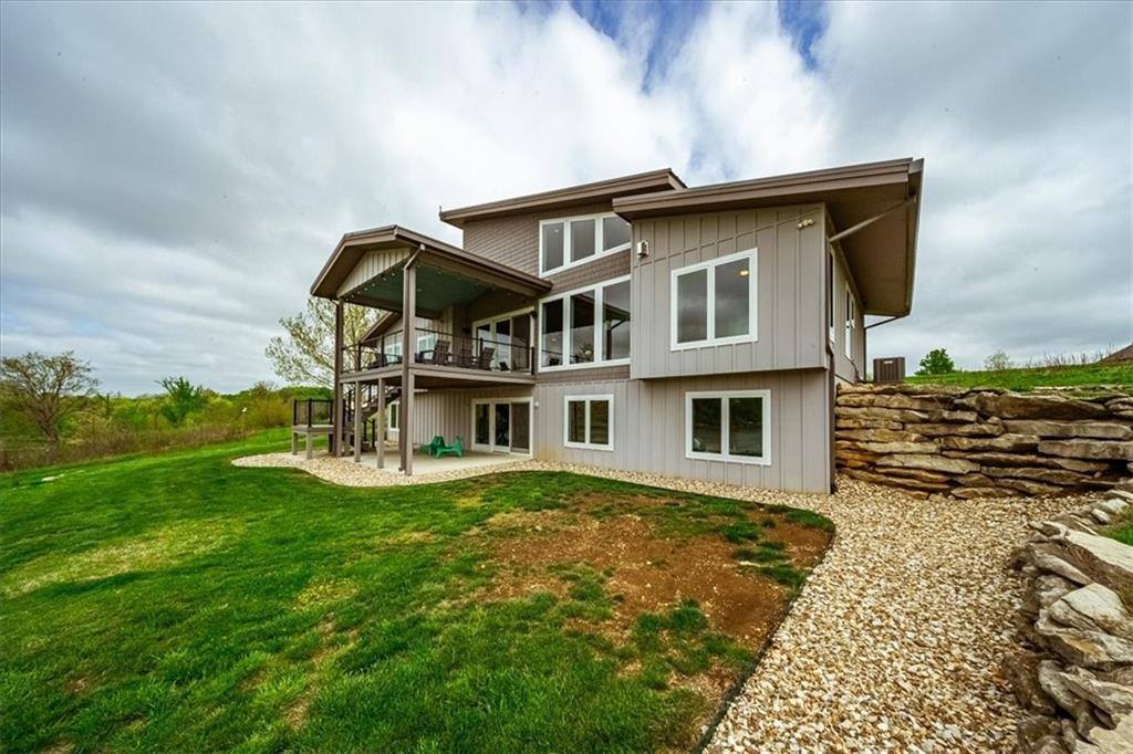 15267 161st Street, Bonner Springs, KS 66012