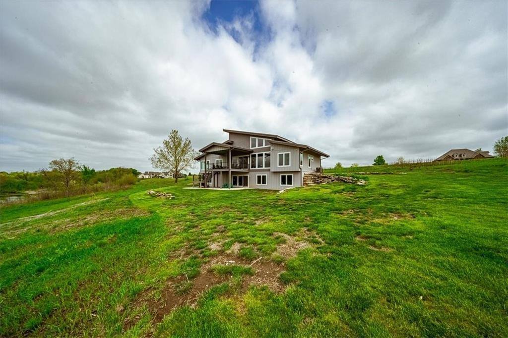 15267 161st Street, Bonner Springs, KS 66012