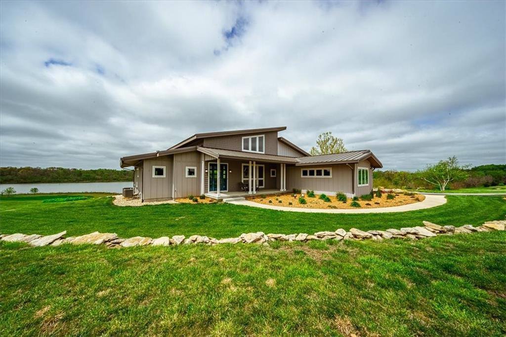 15267 161st Street, Bonner Springs, KS 66012