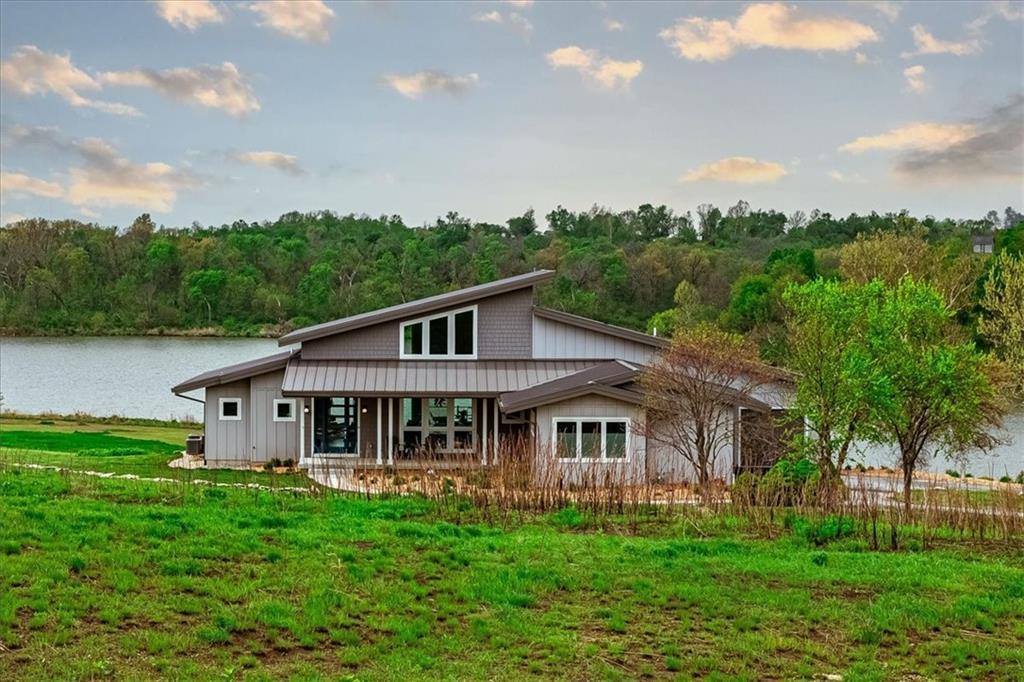 15267 161st Street, Bonner Springs, KS 66012