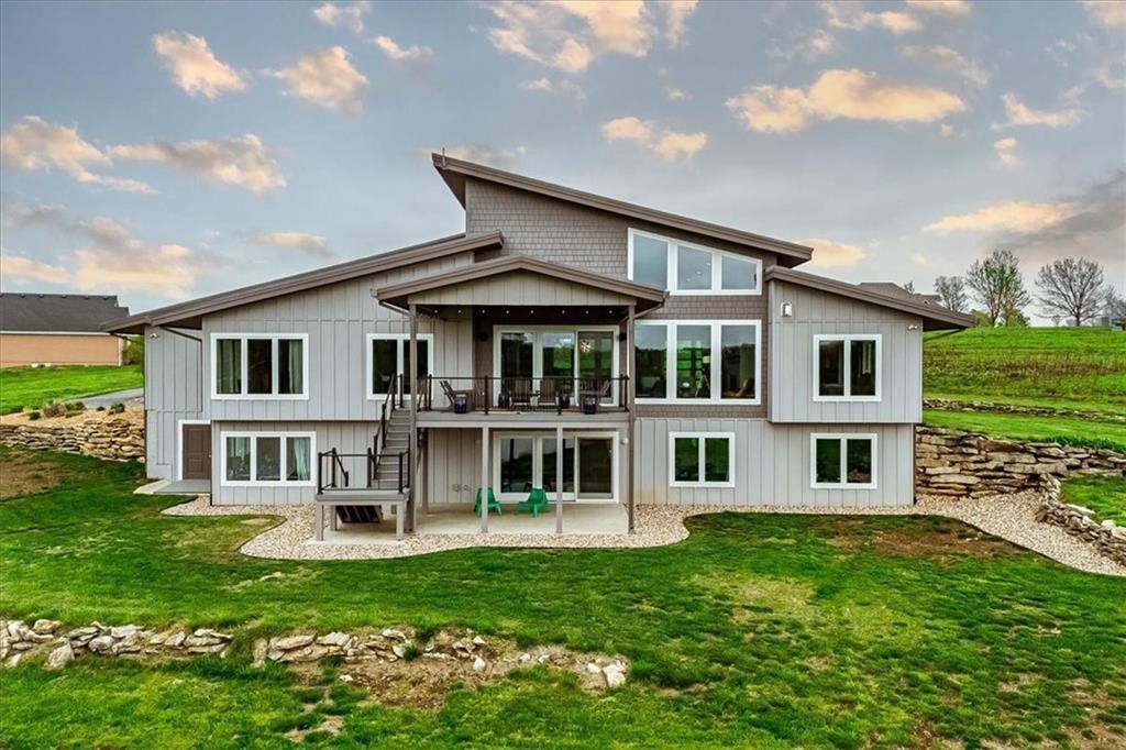 15267 161st Street, Bonner Springs, KS 66012