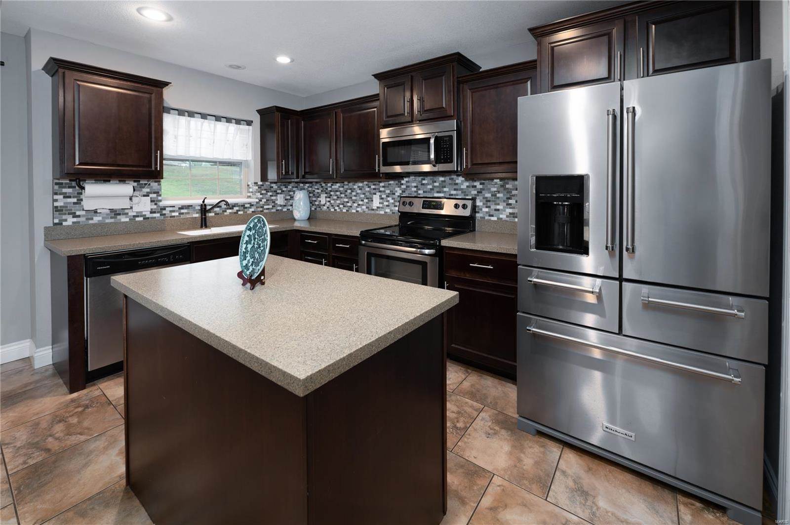 19737 Ladera Road, Waynesville, MO 65583