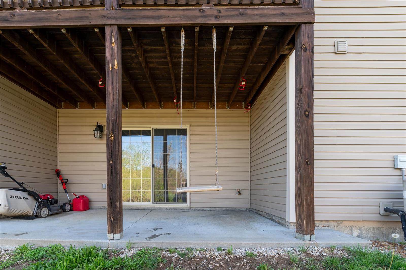 19737 Ladera Road, Waynesville, MO 65583