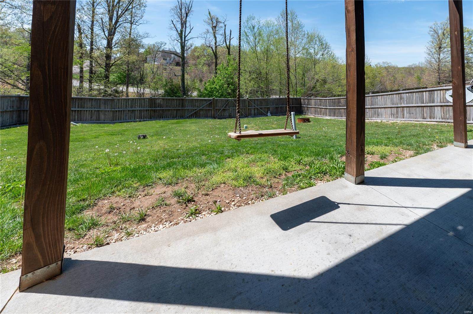 19737 Ladera Road, Waynesville, MO 65583