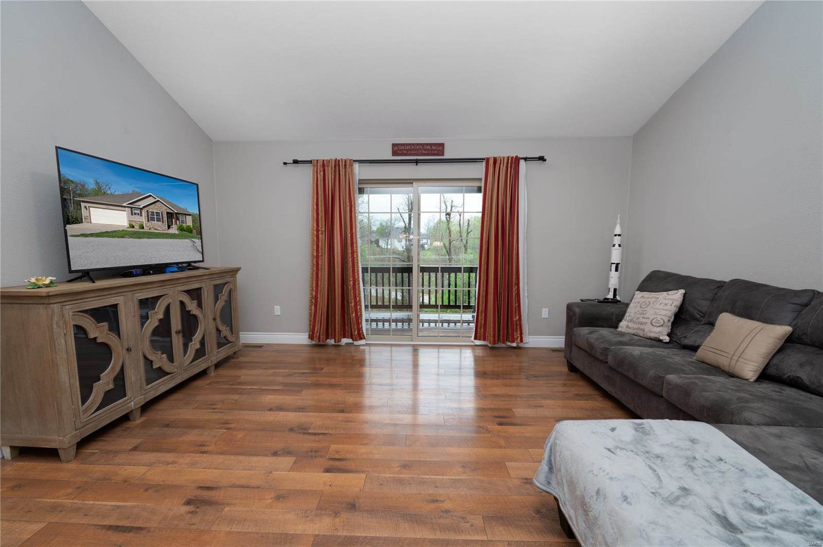 19737 Ladera Road, Waynesville, MO 65583