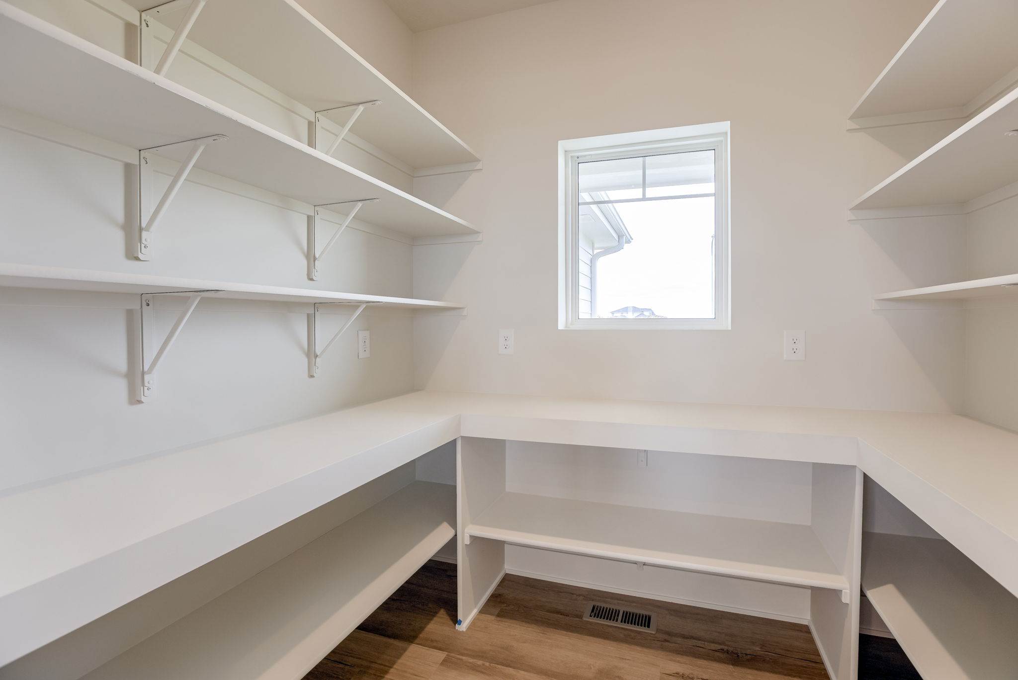 5725 North 196 Street, Elkhorn, NE 68022