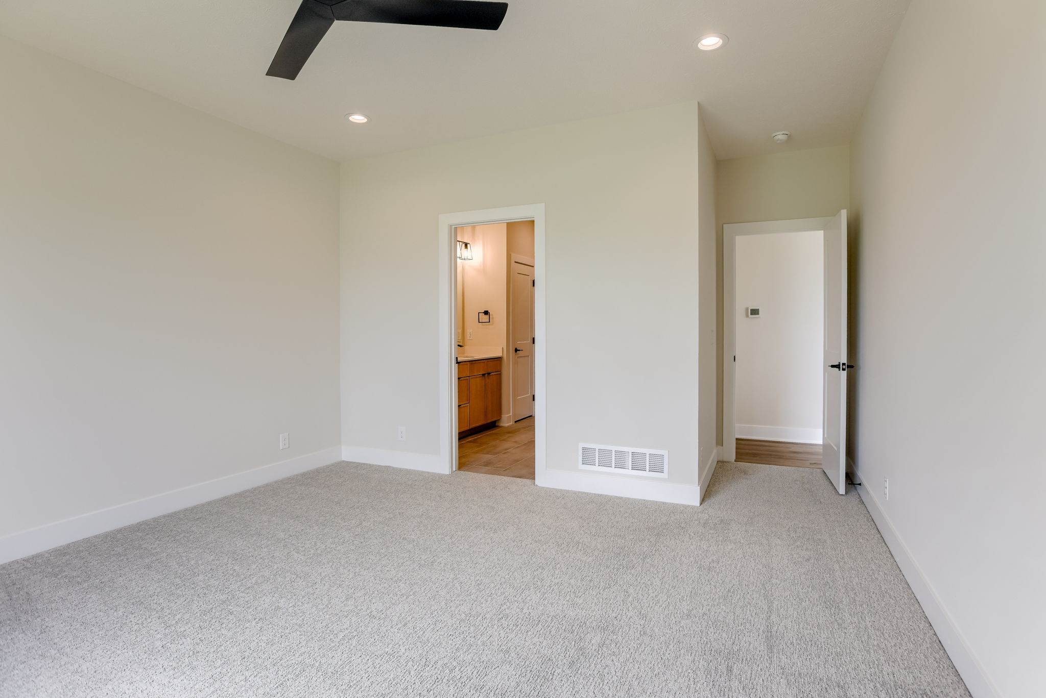 5725 North 196 Street, Elkhorn, NE 68022