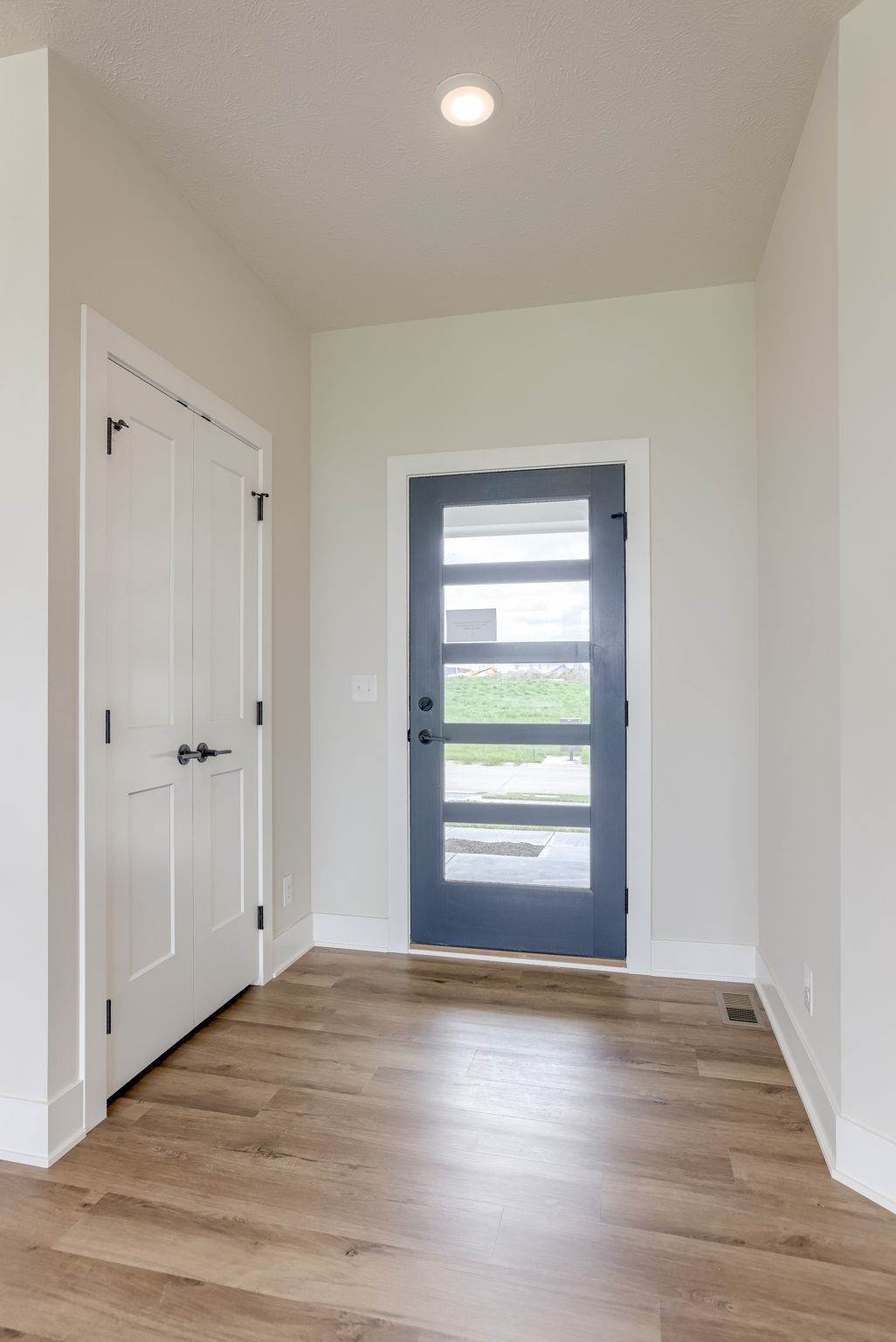 5725 North 196 Street, Elkhorn, NE 68022