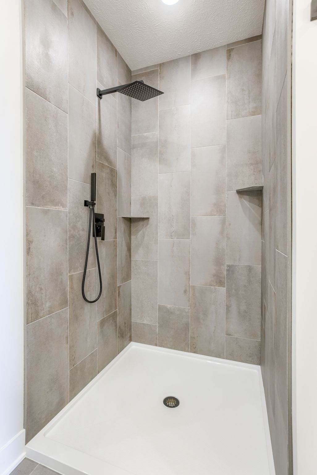 5725 North 196 Street, Elkhorn, NE 68022