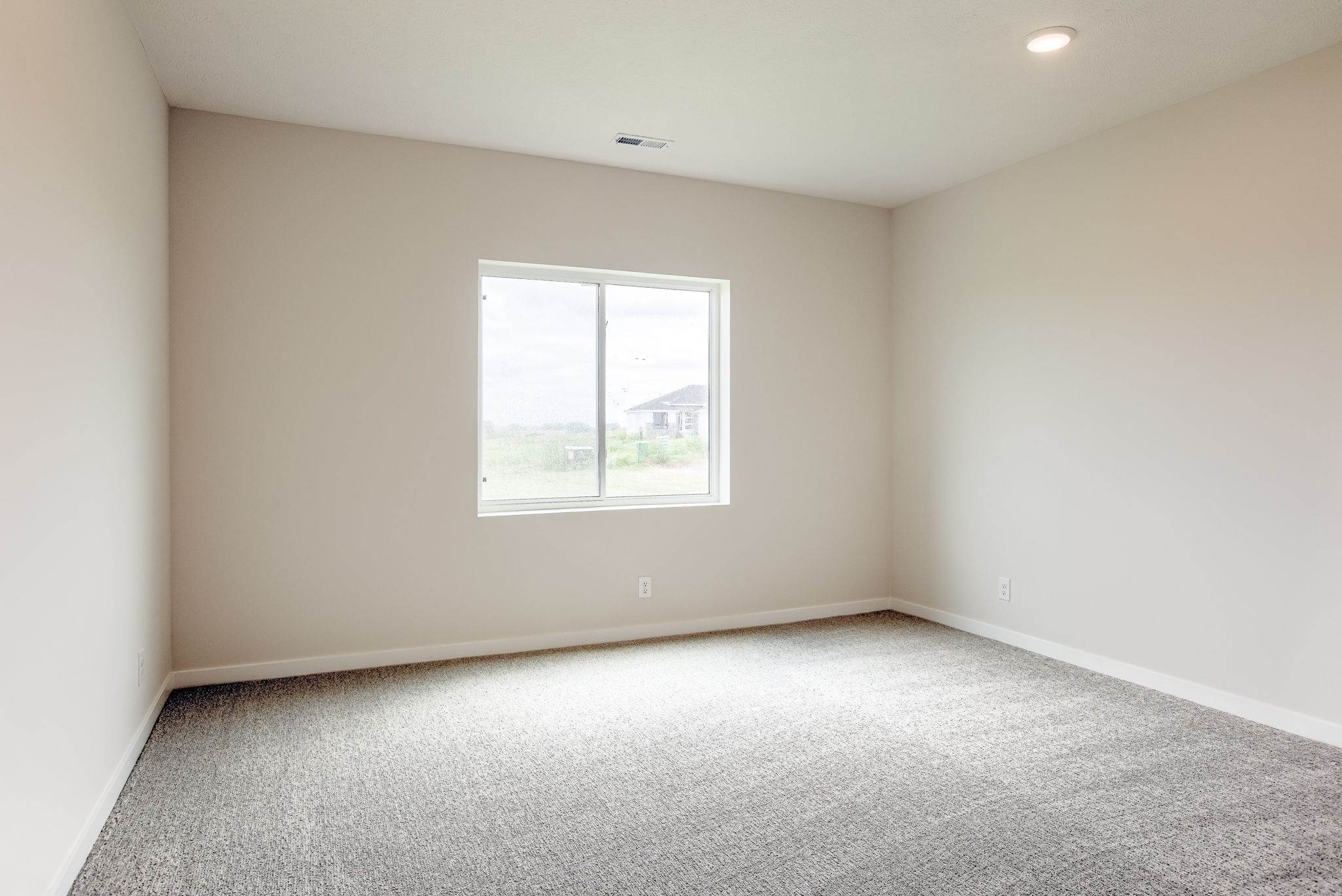 5725 North 196 Street, Elkhorn, NE 68022