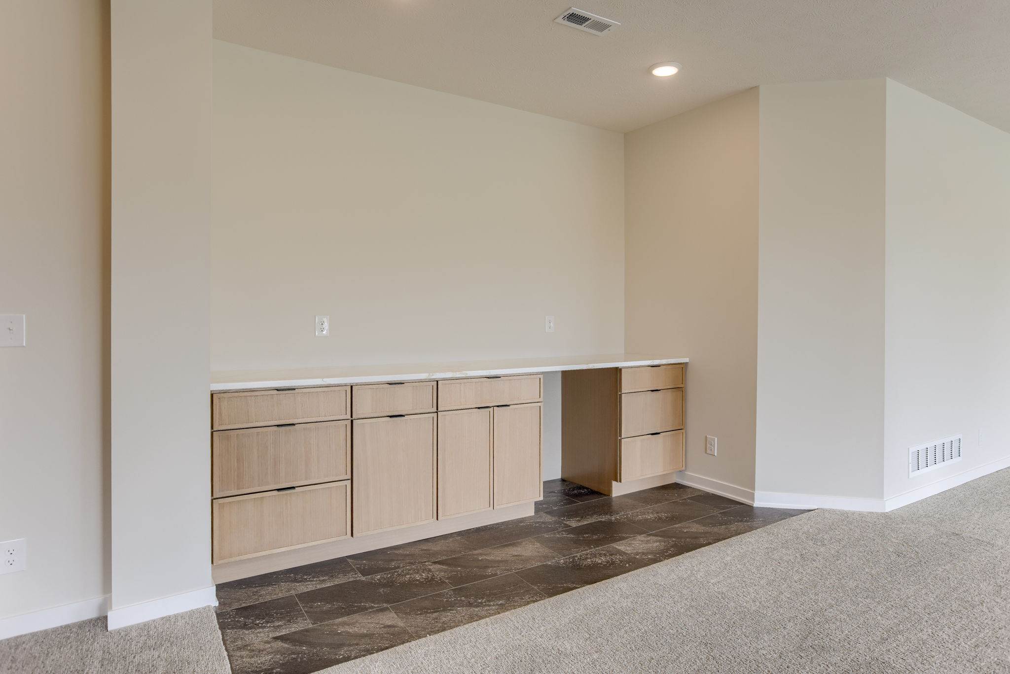 5725 North 196 Street, Elkhorn, NE 68022