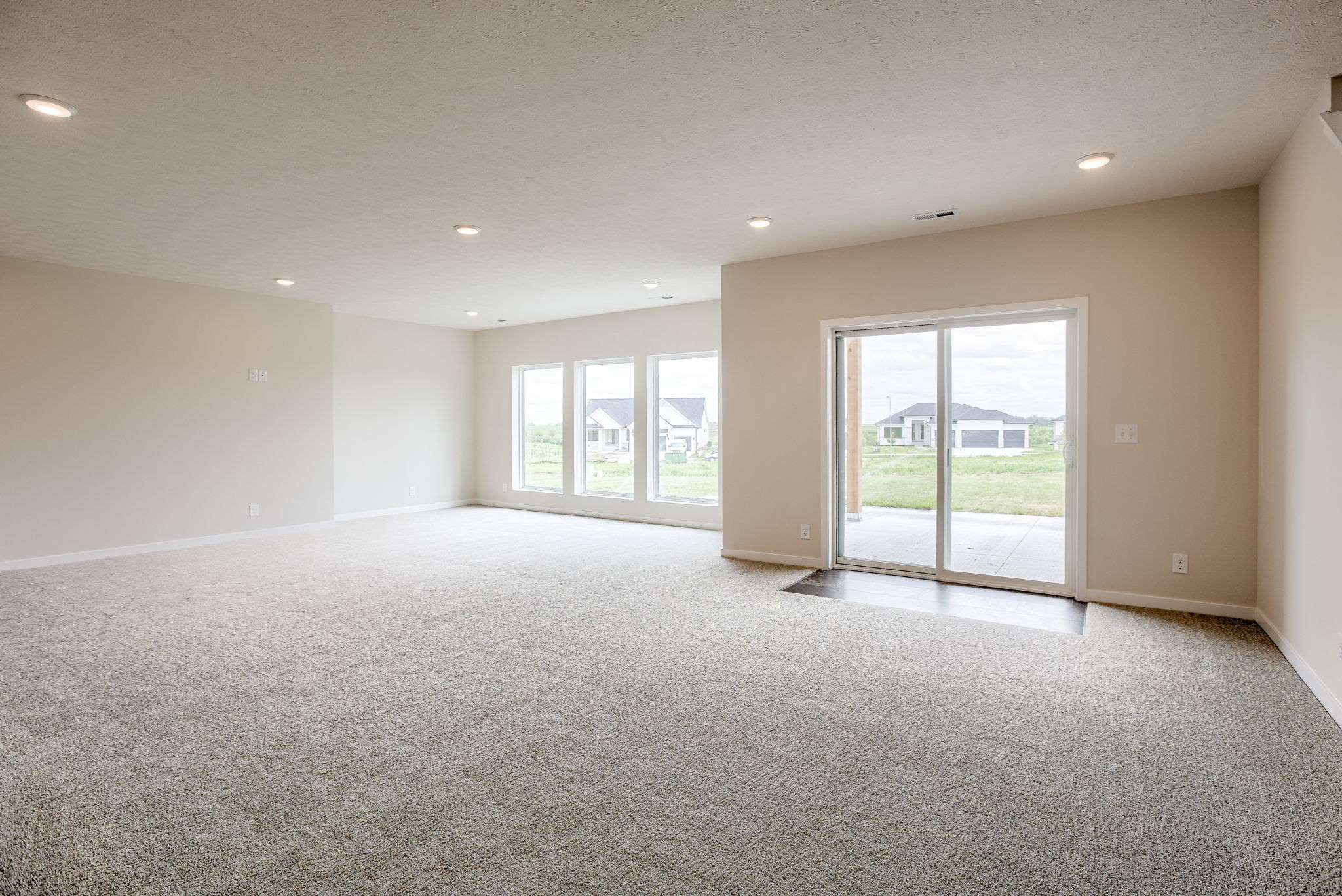 5725 North 196 Street, Elkhorn, NE 68022