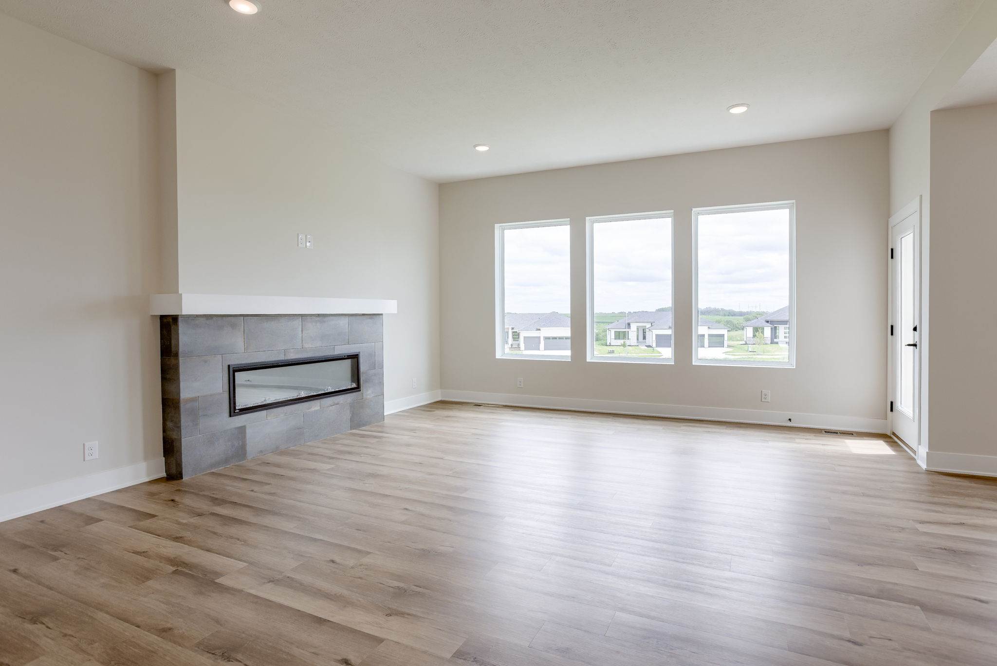 5725 North 196 Street, Elkhorn, NE 68022