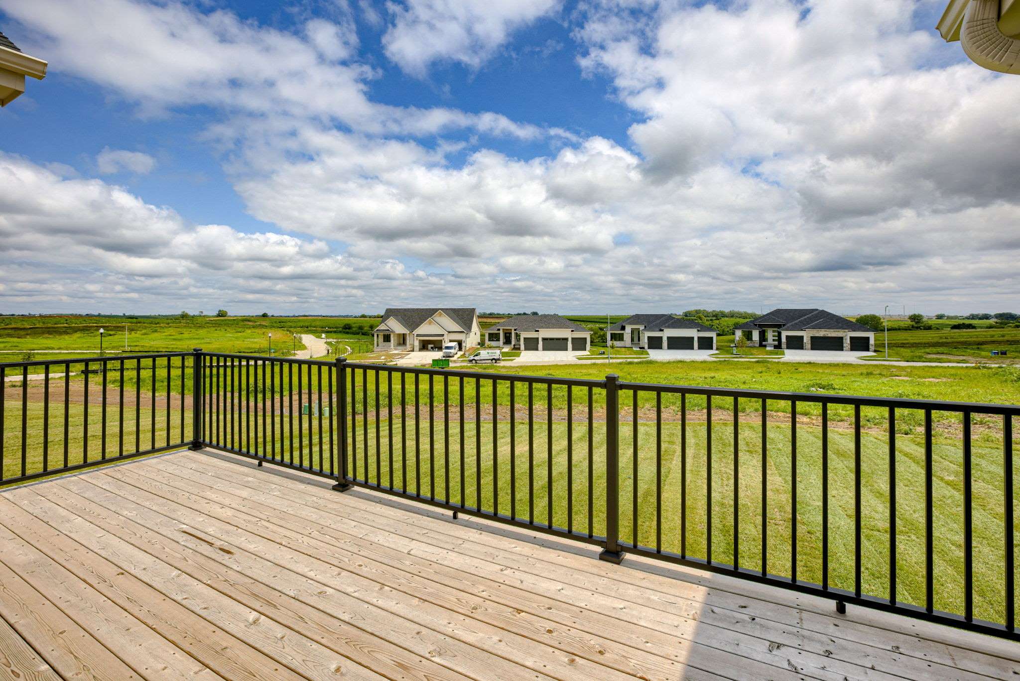 5725 North 196 Street, Elkhorn, NE 68022