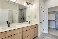 5725 North 196 Street, Elkhorn, NE 68022