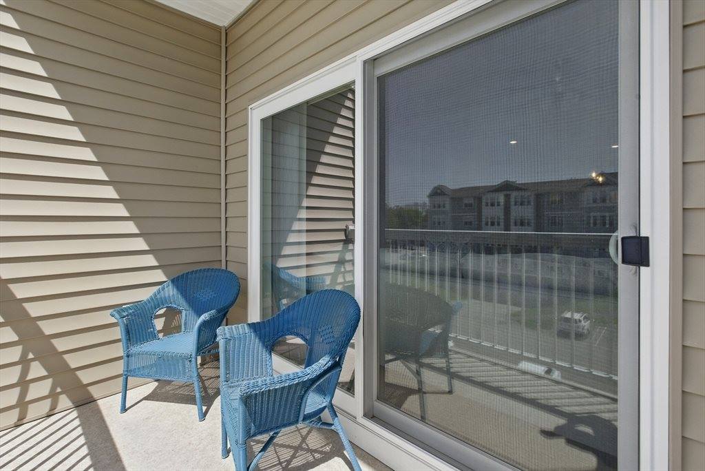 3303 Pennington Dr, Walpole, MA 02081