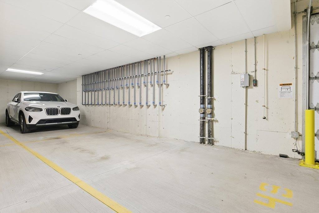 3303 Pennington Dr, Walpole, MA 02081