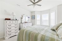 3303 Pennington Dr, Walpole, MA 02081