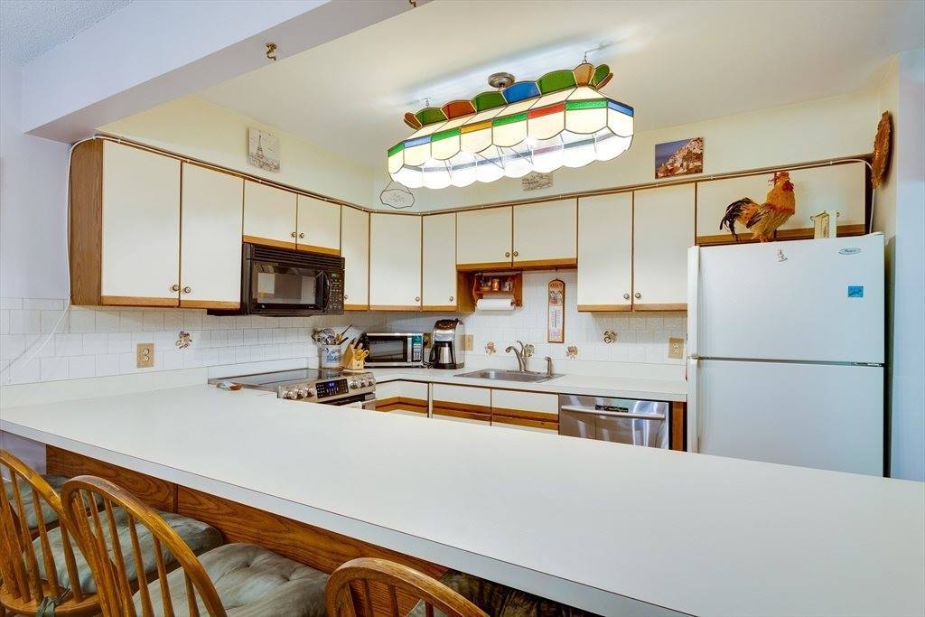 303 Tuckers Ln, Hingham, MA 02043