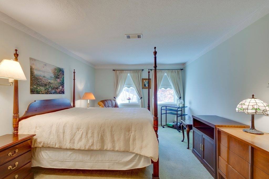 303 Tuckers Ln, Hingham, MA 02043