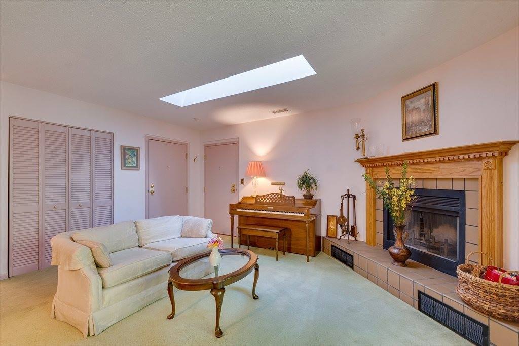 303 Tuckers Ln, Hingham, MA 02043