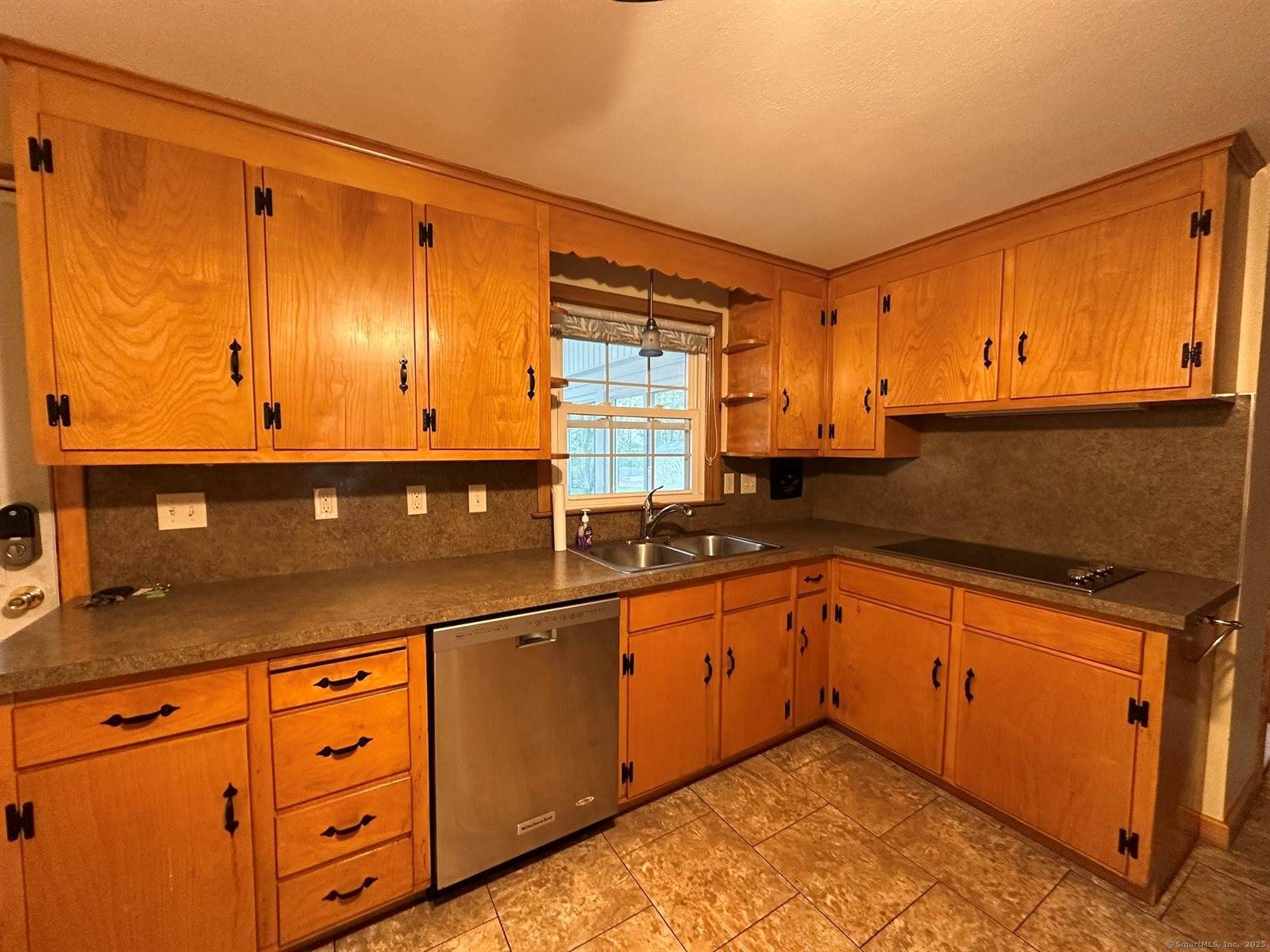 215 Pine, Wethersfield, CT 06109