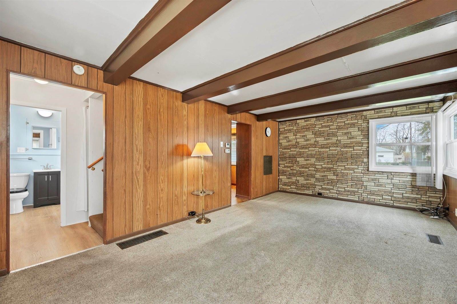 826 Nicolet Avenue, Green Bay, WI 54304