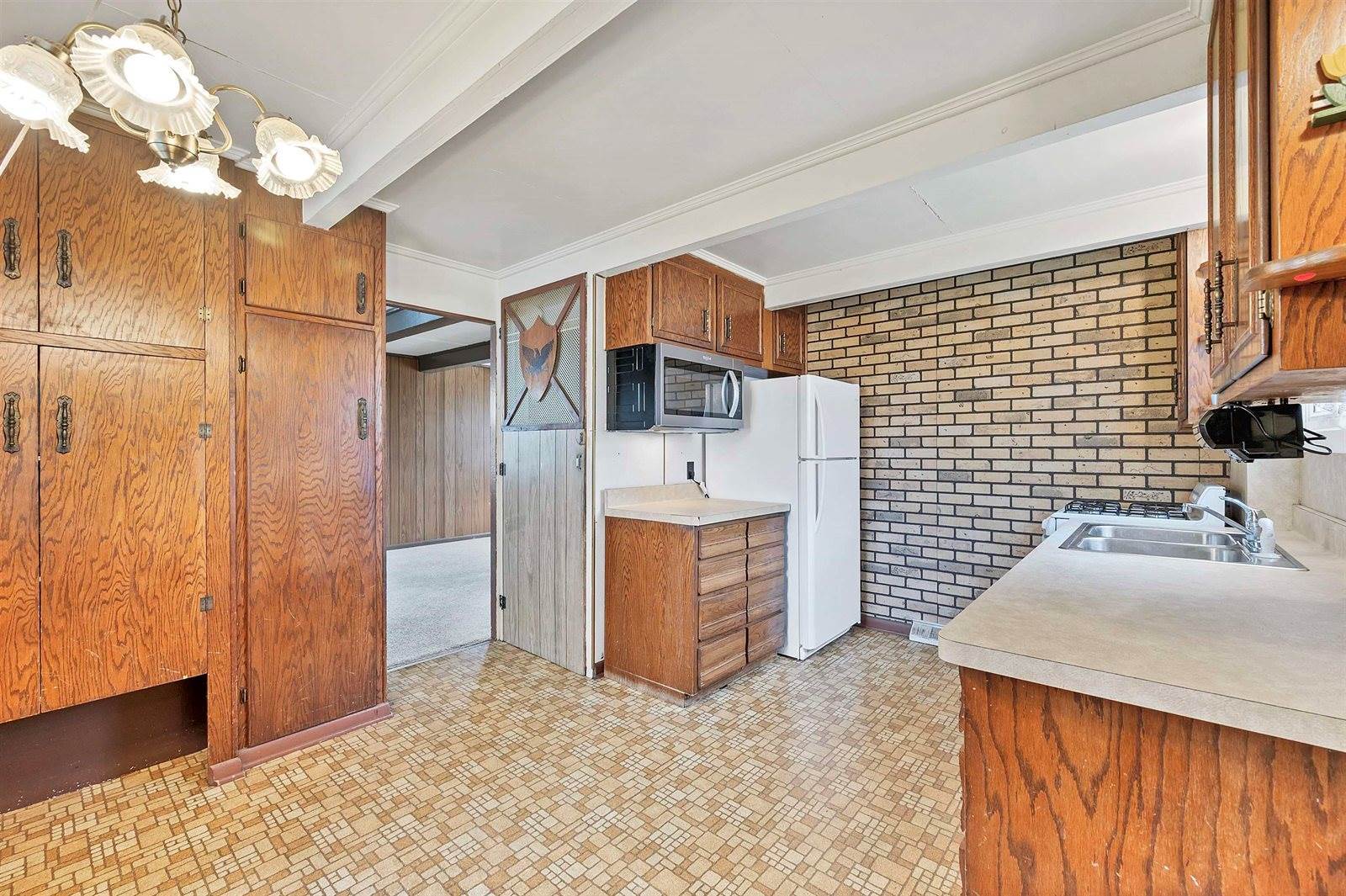 826 Nicolet Avenue, Green Bay, WI 54304