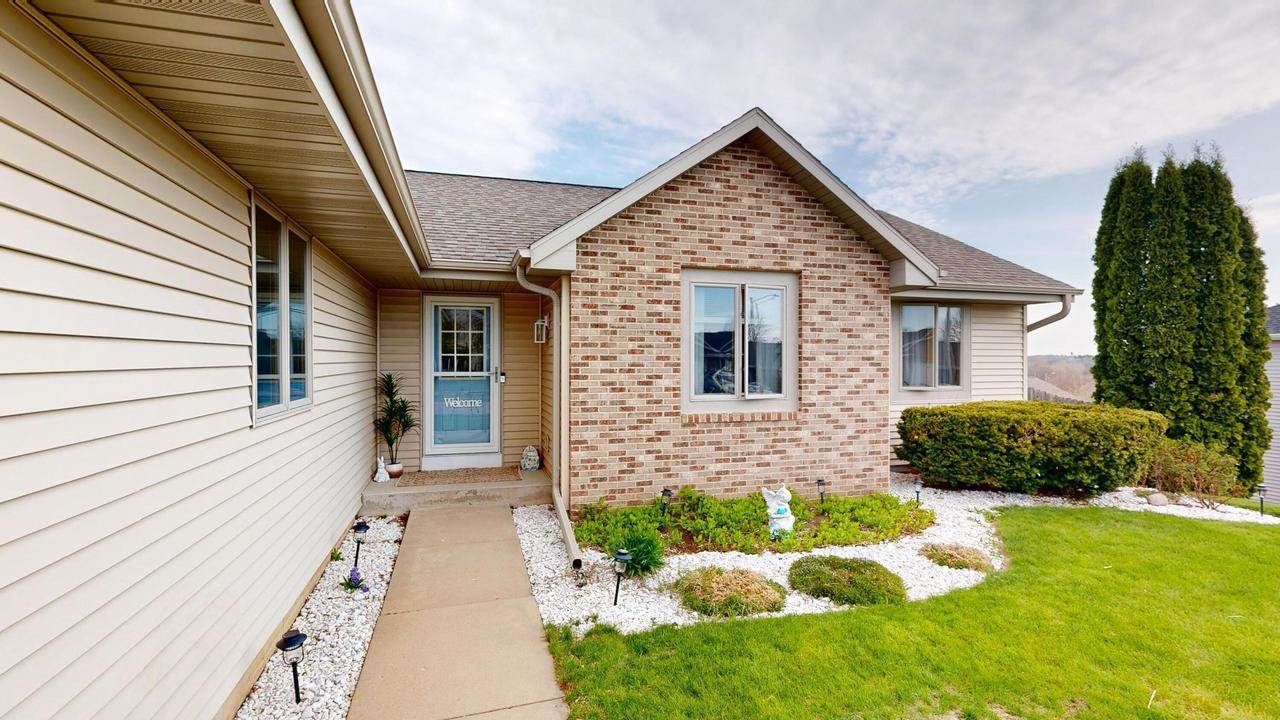 213 Wollet Dr, Fort Atkinson, WI 53538