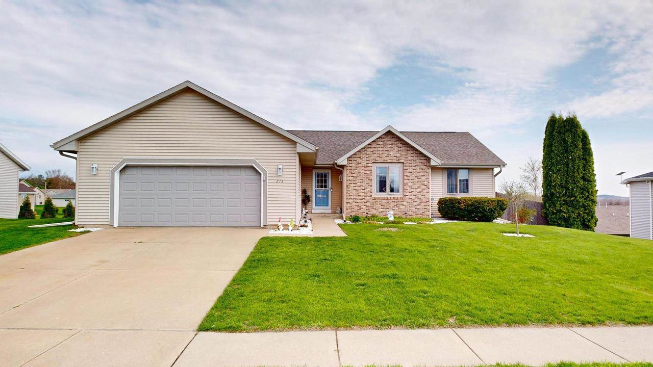213 Wollet Dr, Fort Atkinson, WI 53538