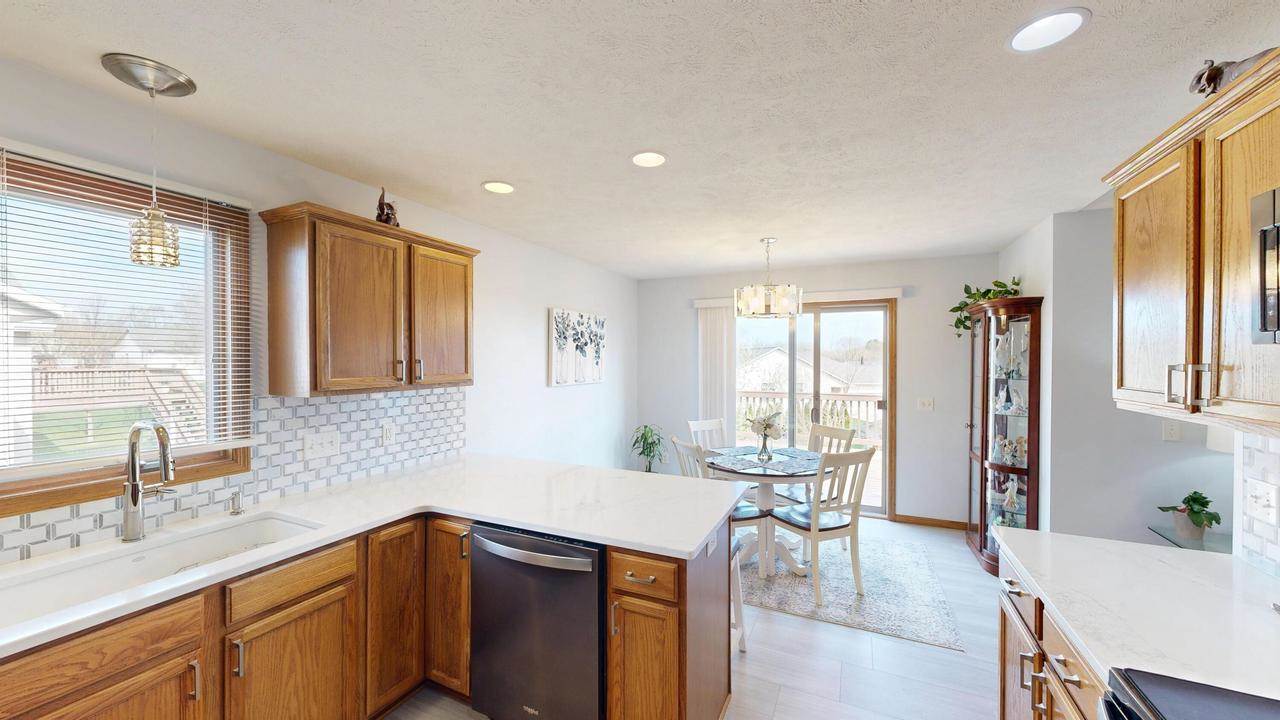 213 Wollet Dr, Fort Atkinson, WI 53538