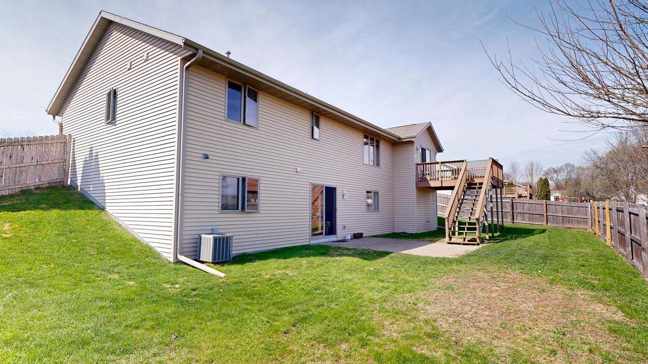 213 Wollet Dr, Fort Atkinson, WI 53538