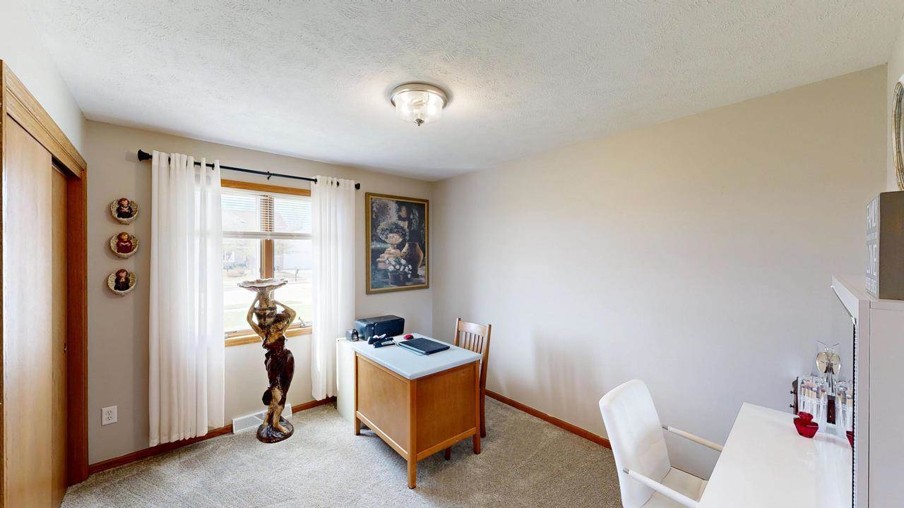 213 Wollet Dr, Fort Atkinson, WI 53538