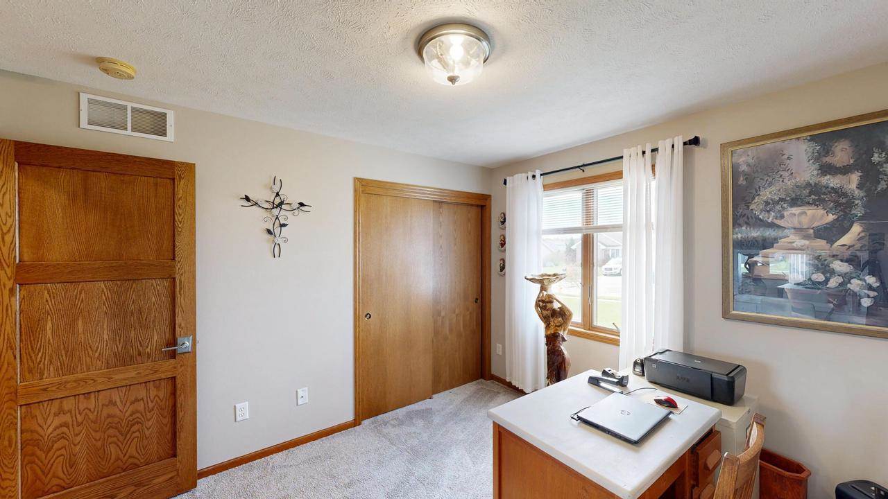 213 Wollet Dr, Fort Atkinson, WI 53538