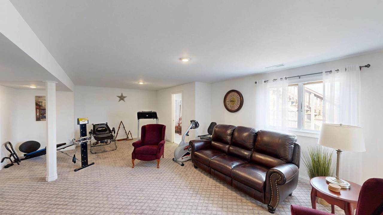 213 Wollet Dr, Fort Atkinson, WI 53538