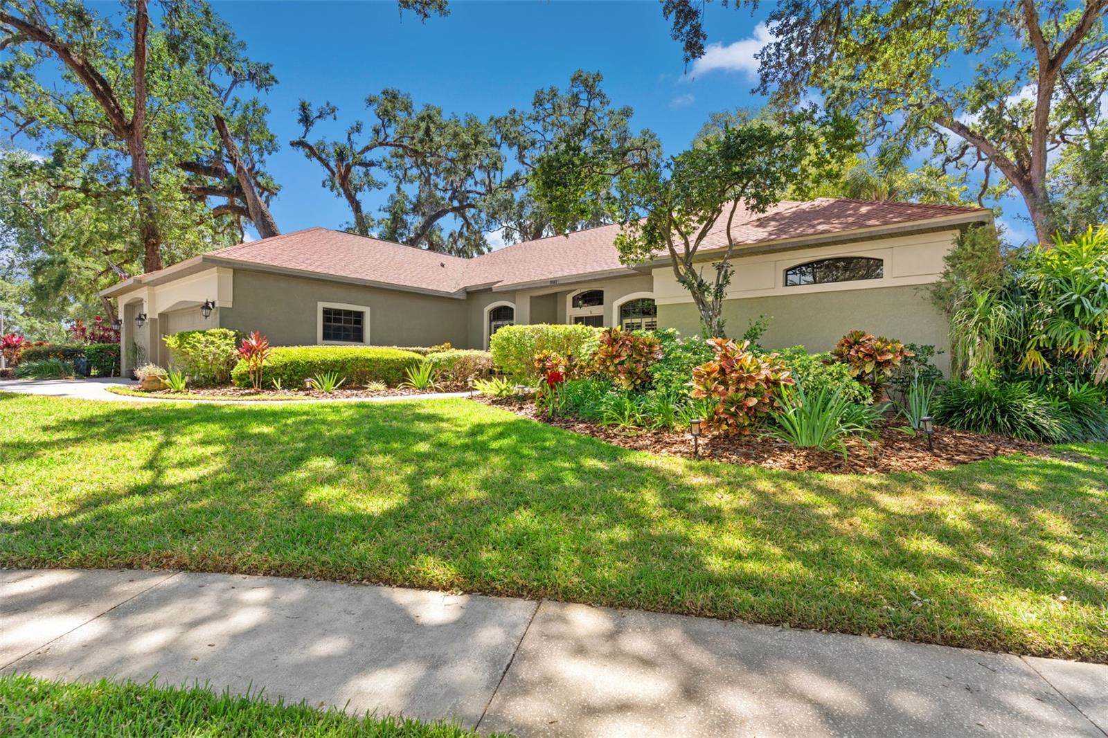 1102 Hunt Club Lane, Valrico, FL 33594