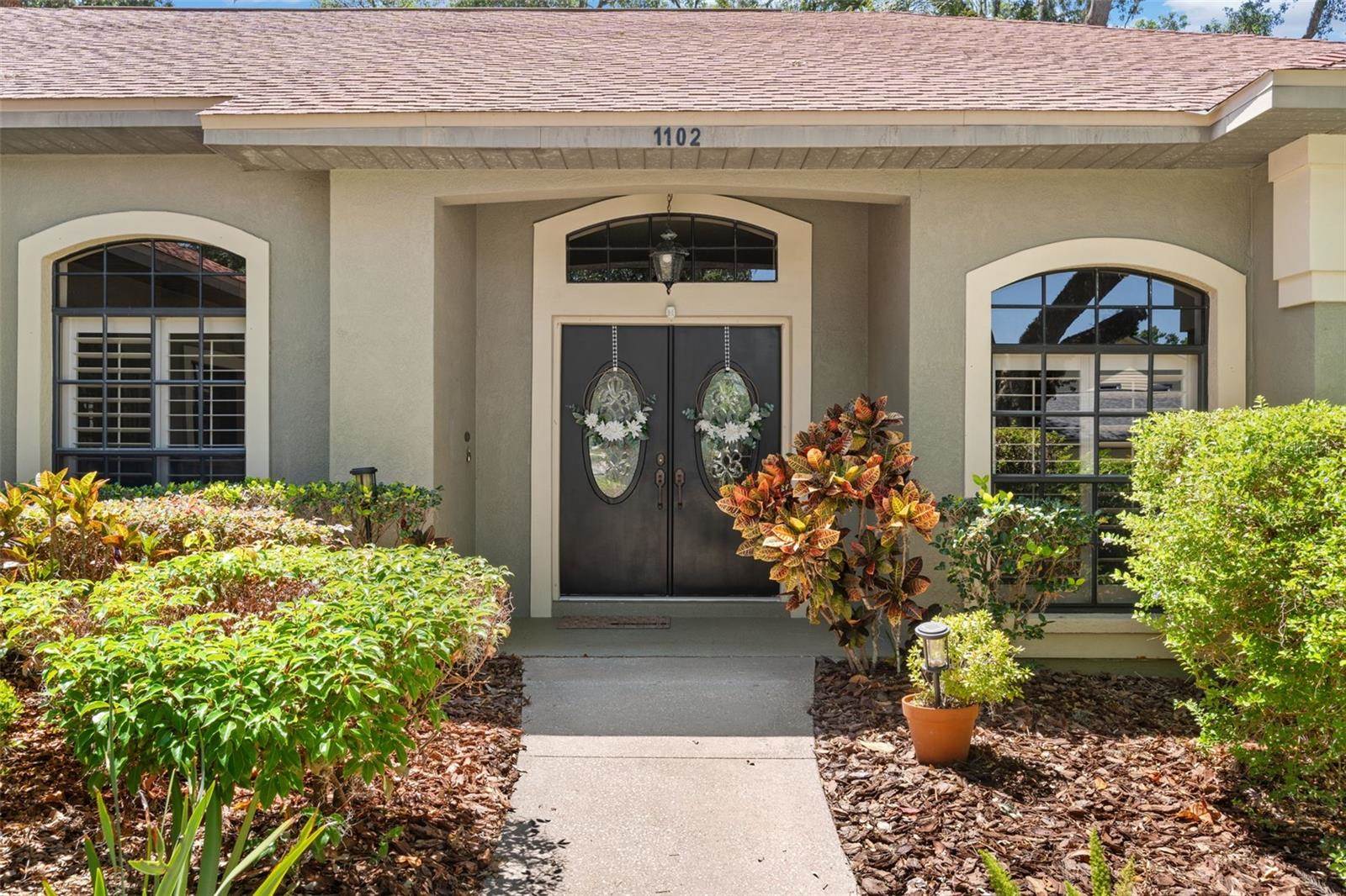 1102 Hunt Club Lane, Valrico, FL 33594