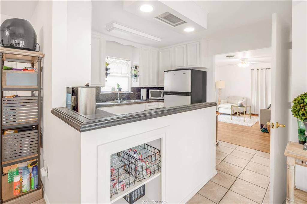 4210 Carter Creek Parkway, Bryan, TX 77802