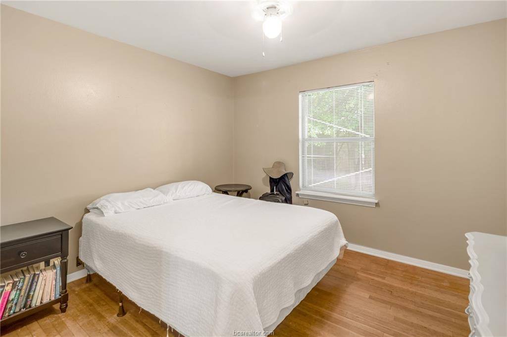 4210 Carter Creek Parkway, Bryan, TX 77802