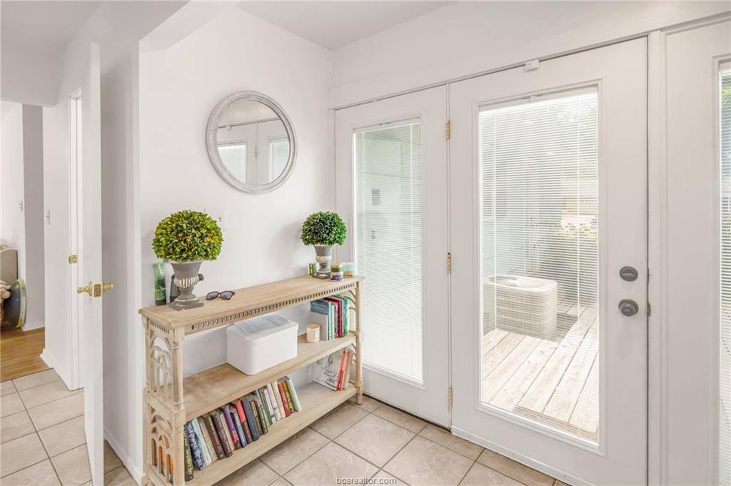 4210 Carter Creek Parkway, Bryan, TX 77802