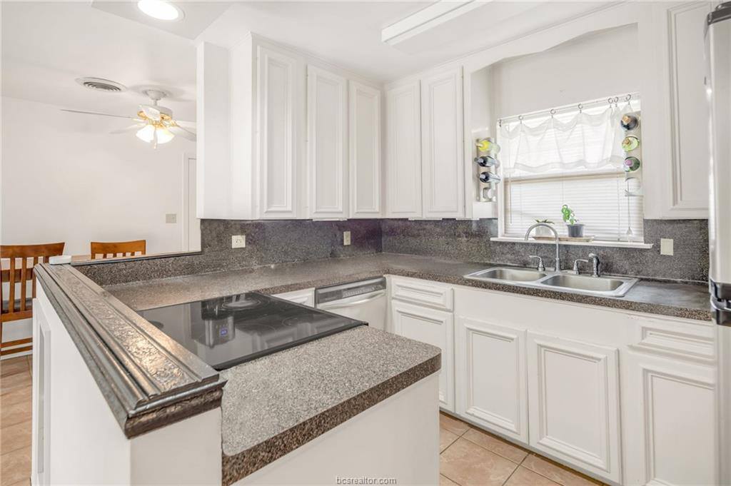 4210 Carter Creek Parkway, Bryan, TX 77802