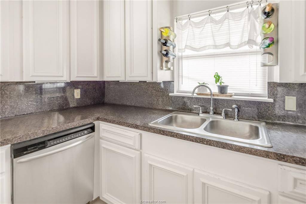 4210 Carter Creek Parkway, Bryan, TX 77802