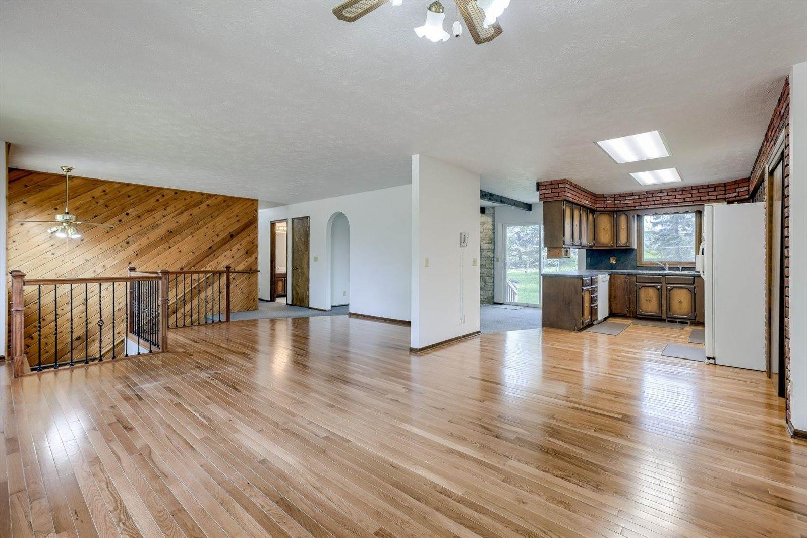 10224 M Street, Omaha, NE 68127