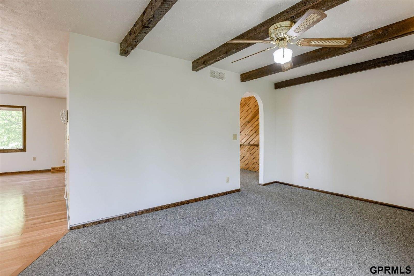 10224 M Street, Omaha, NE 68127